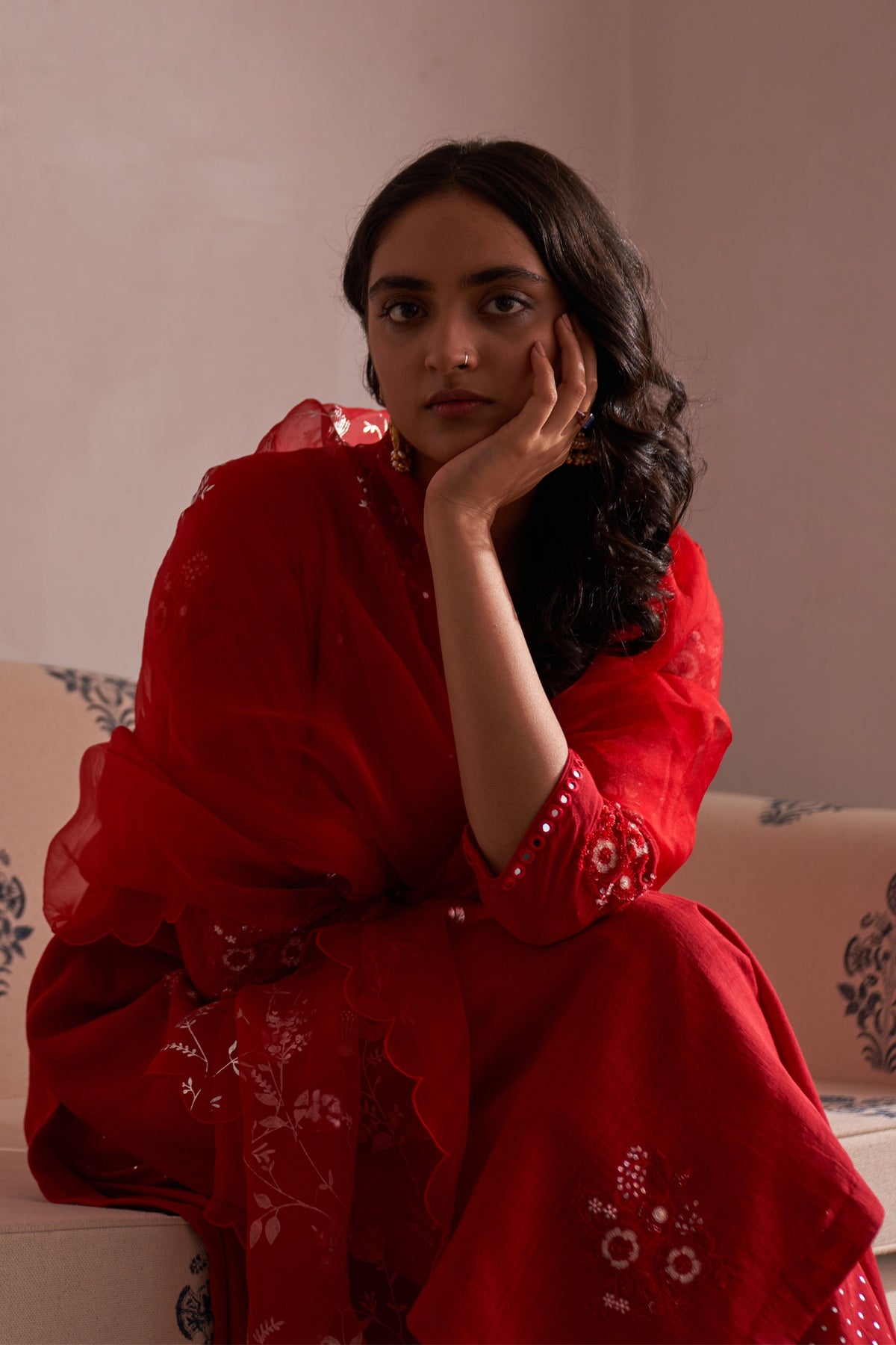 Laal Guchha Sitara Kurta Set