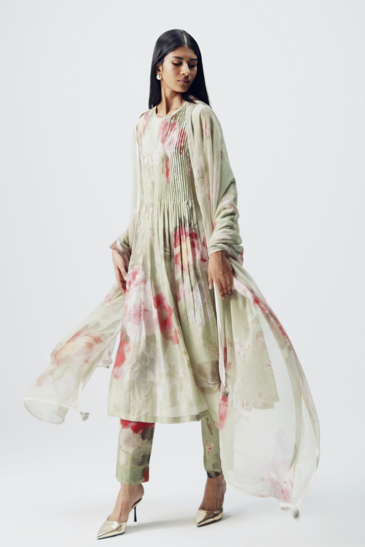 Roos Pintucks Kurta Set