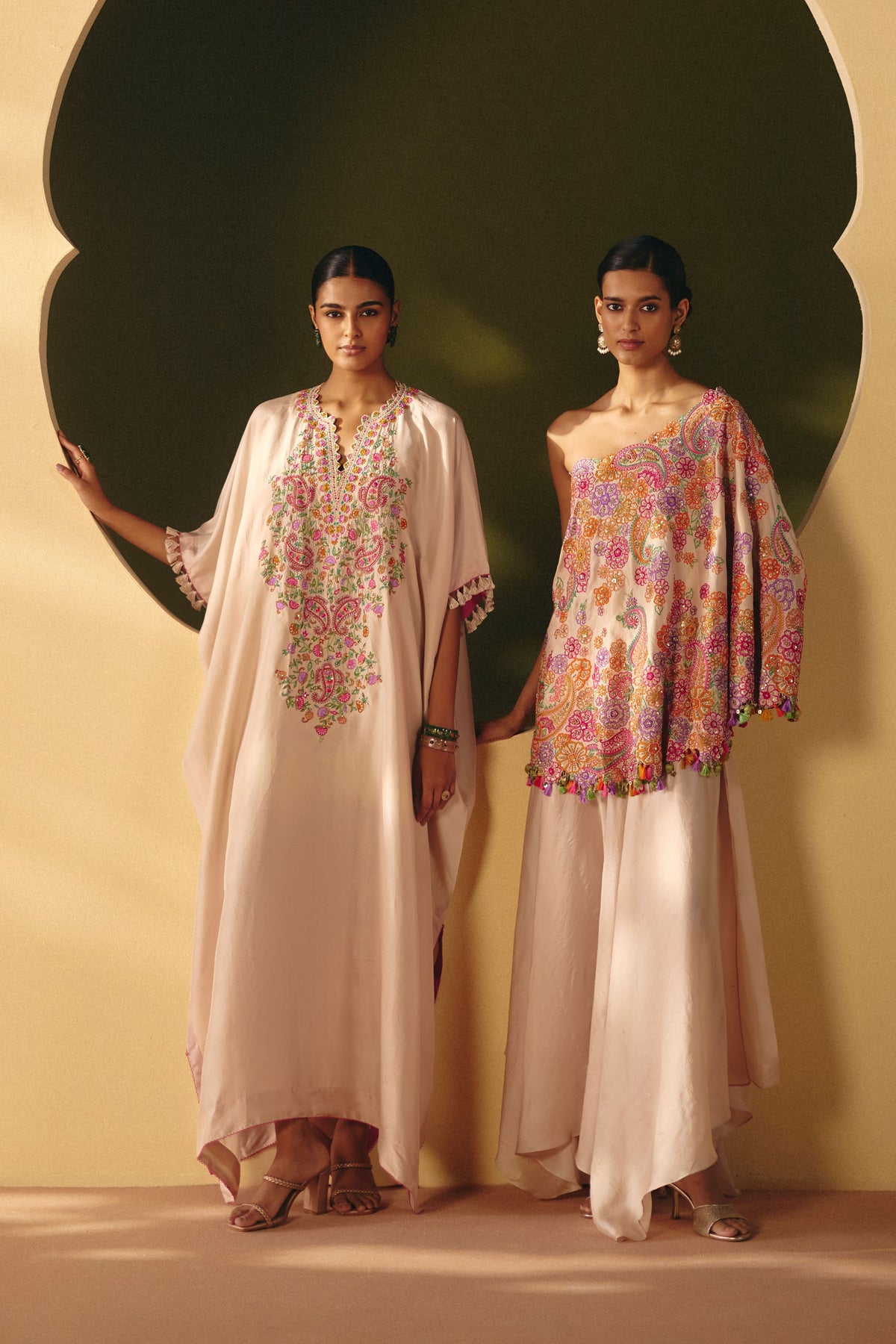 Pranavi Cape Set