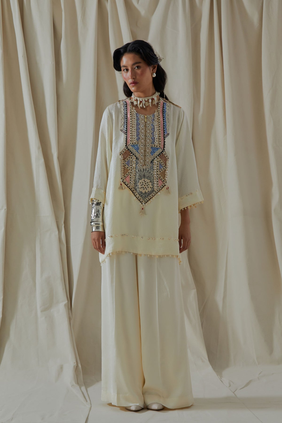 Mogra Mitra Short Kurta Set