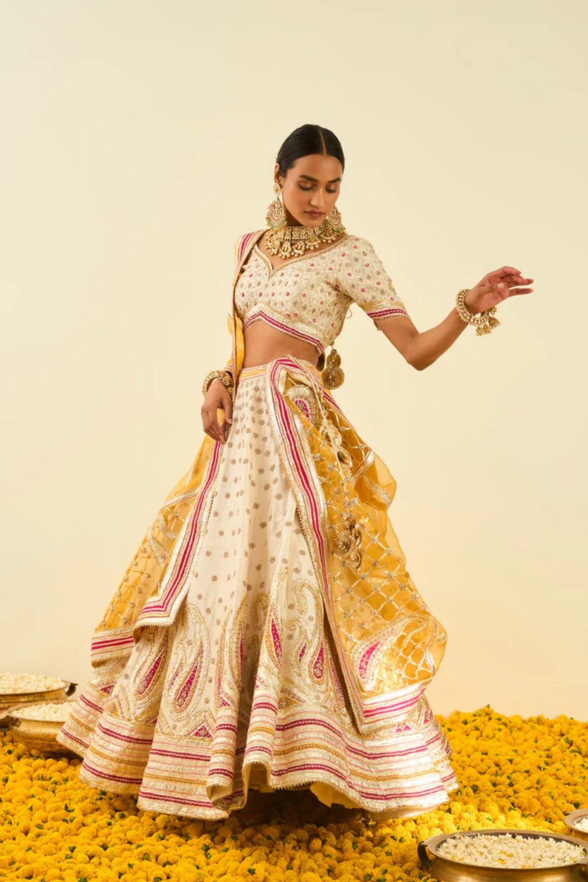 Shahnaz daisy lehenga