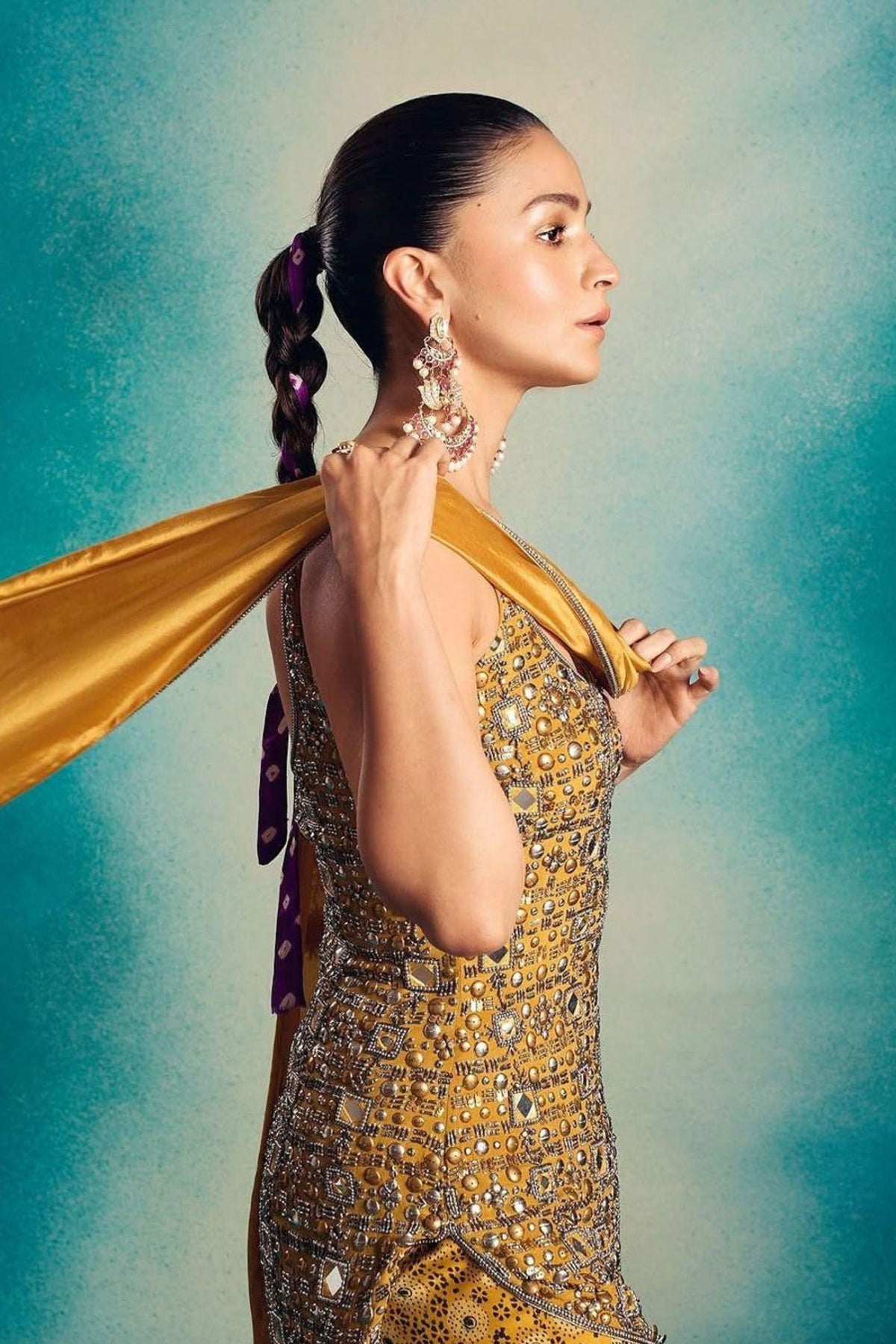 Alia Bhatt in Anushka Khanna