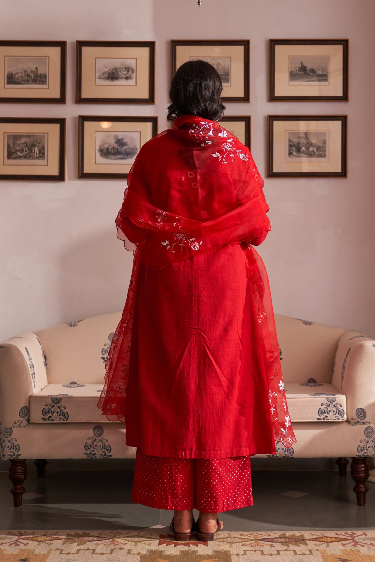 Laal Guchha Sitara Kurta Set