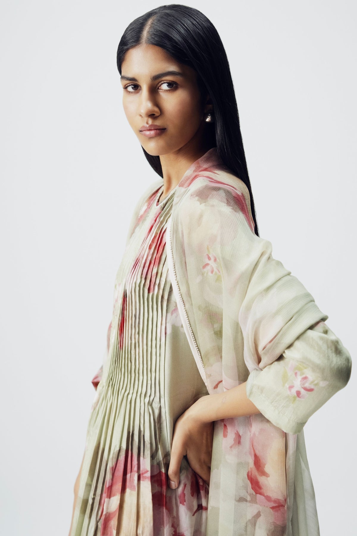 Roos Pintucks Kurta Set