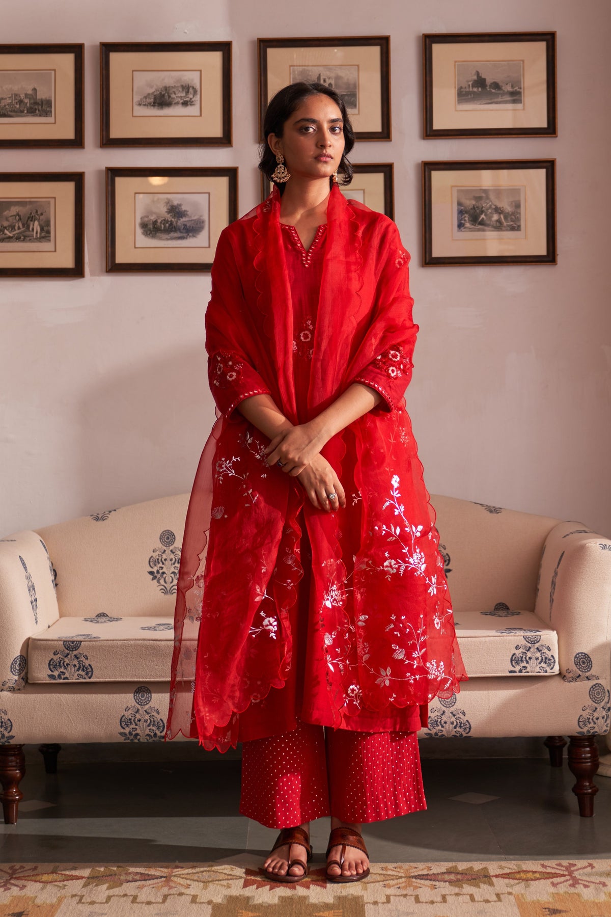 Laal Guchha Sitara Kurta Set