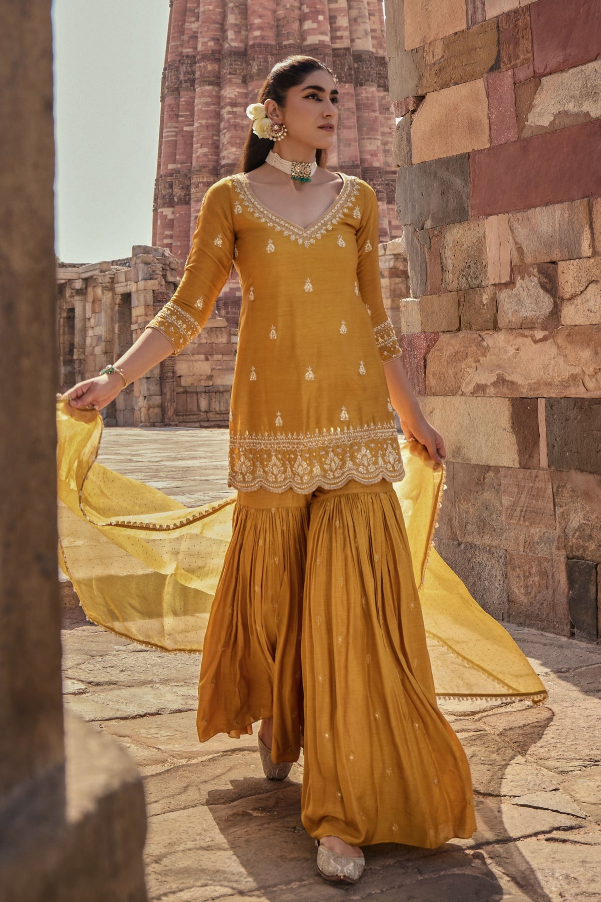 Ambar Gharara Set