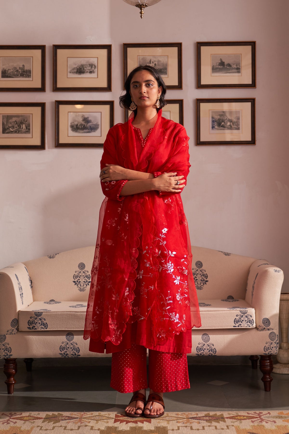 Laal Guchha Sitara Kurta Set