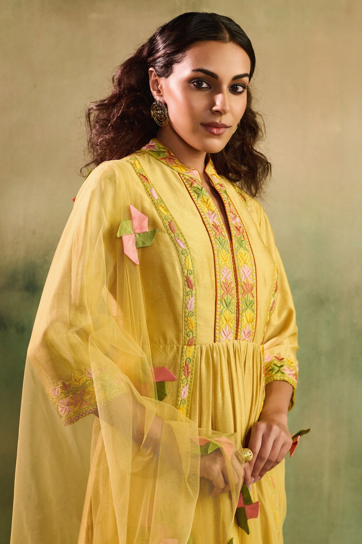 Zard Noor Kurta Set