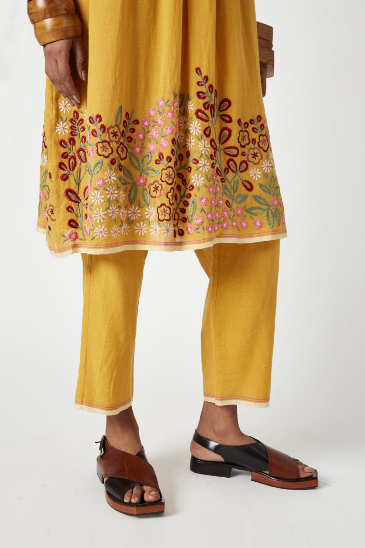 Sedum Embroidered Kurta Set