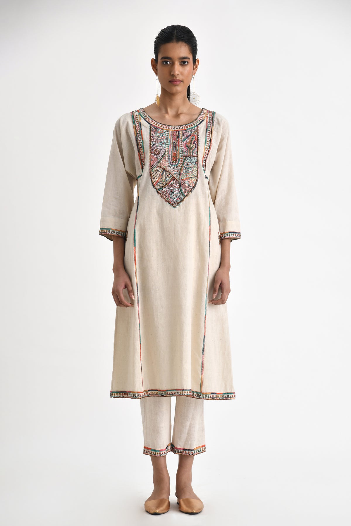 Kastro Embroidered Yoke 
kurta Set