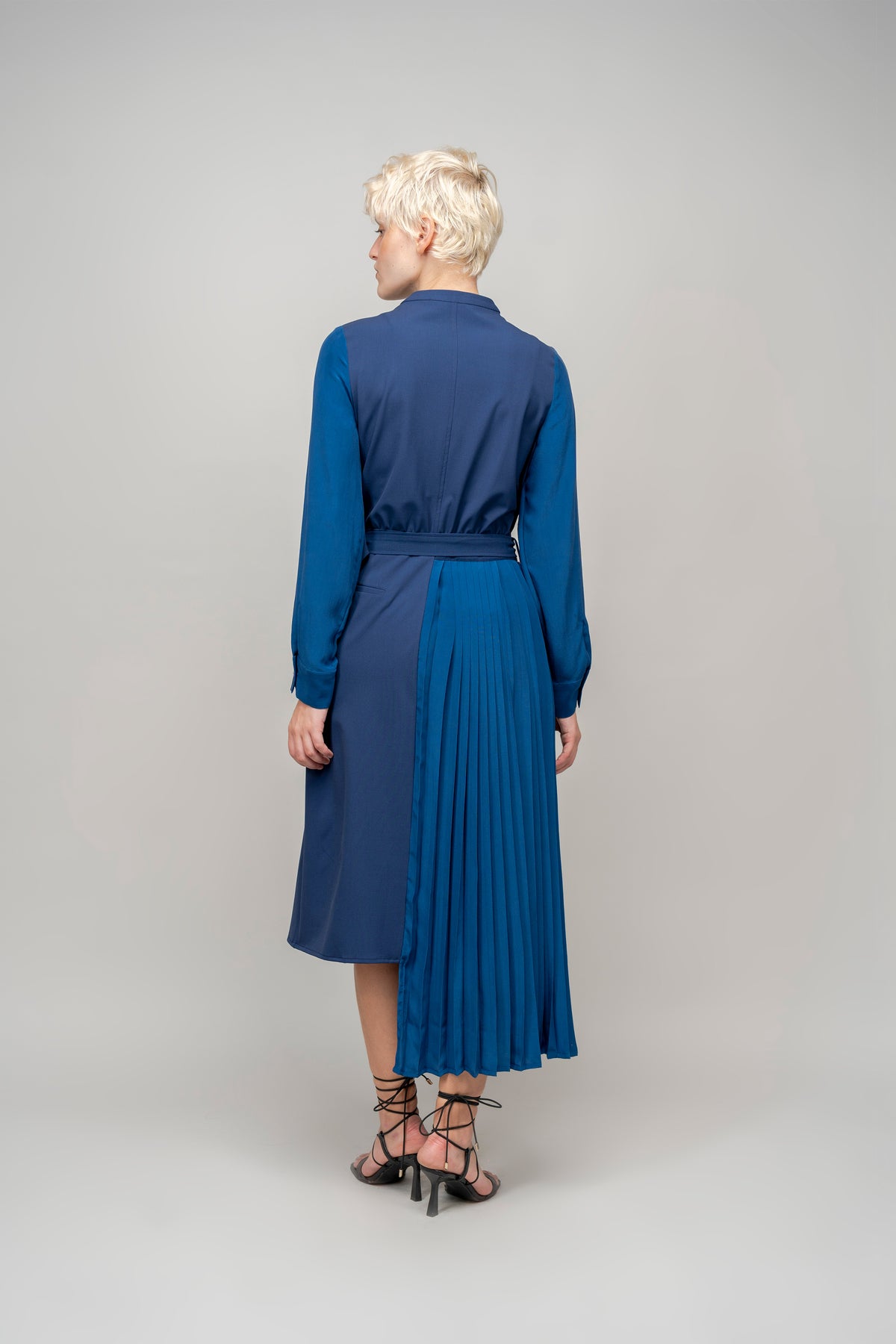 Fan Dress in Carbon