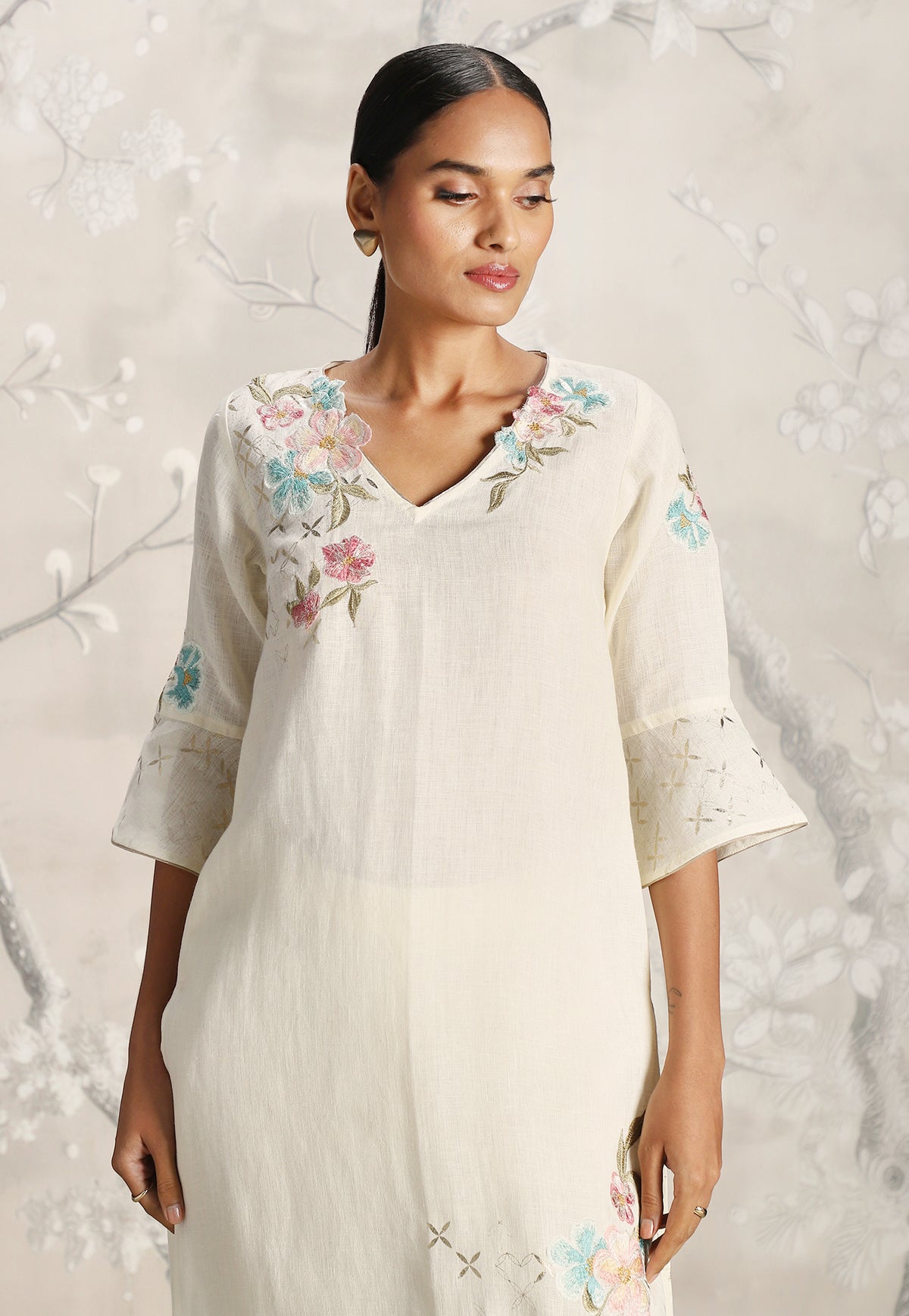 Off White Corsage Kurta Set