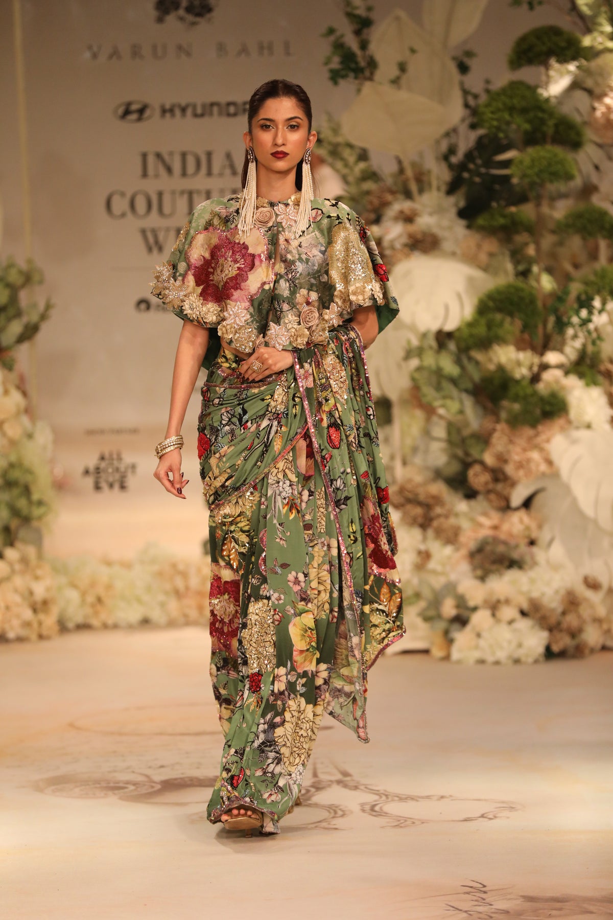 Green Printed Saree Set and Capelet