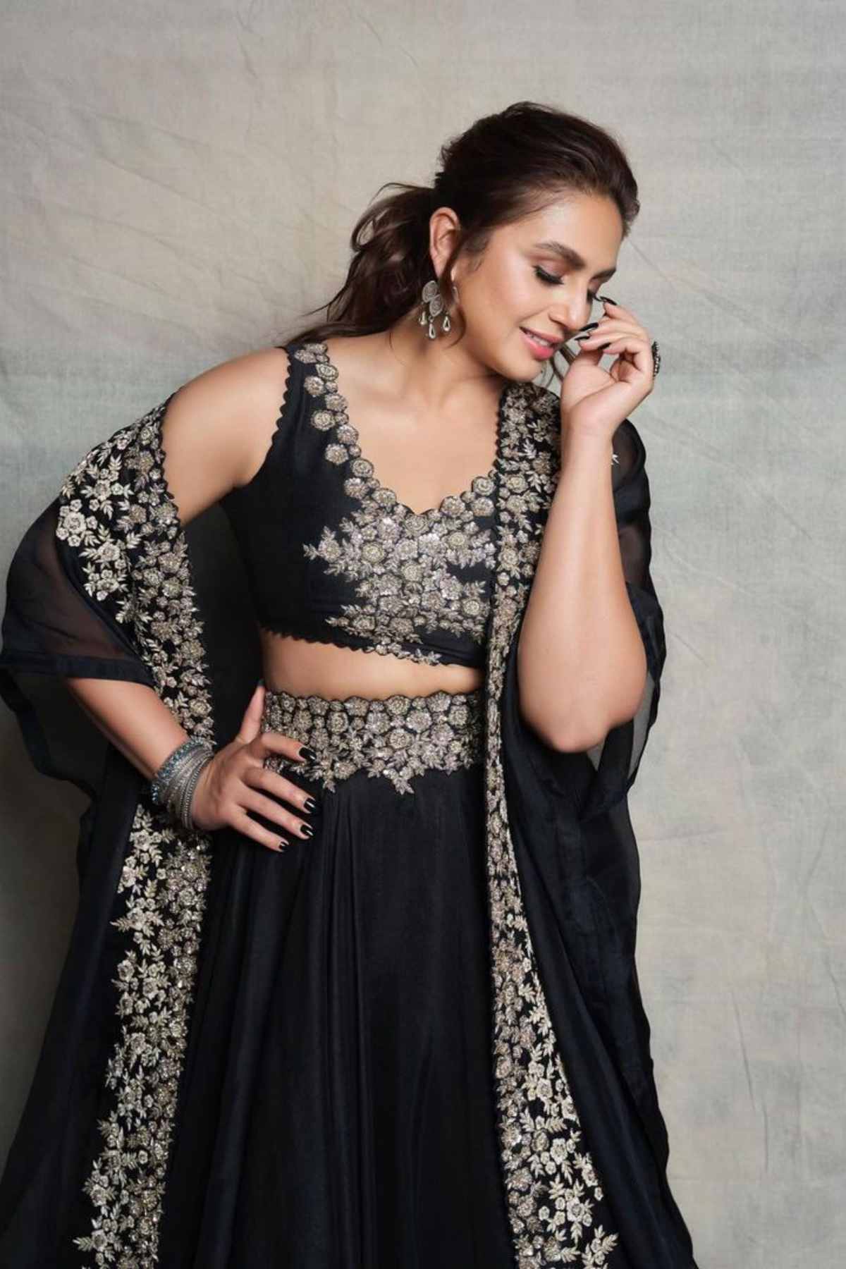Huma qureshi in  Silver Earring