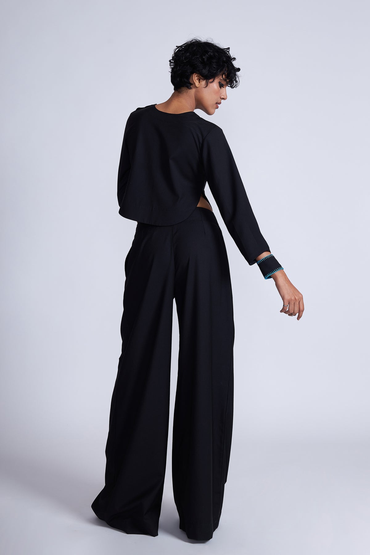 Kuro Curved Hem Top