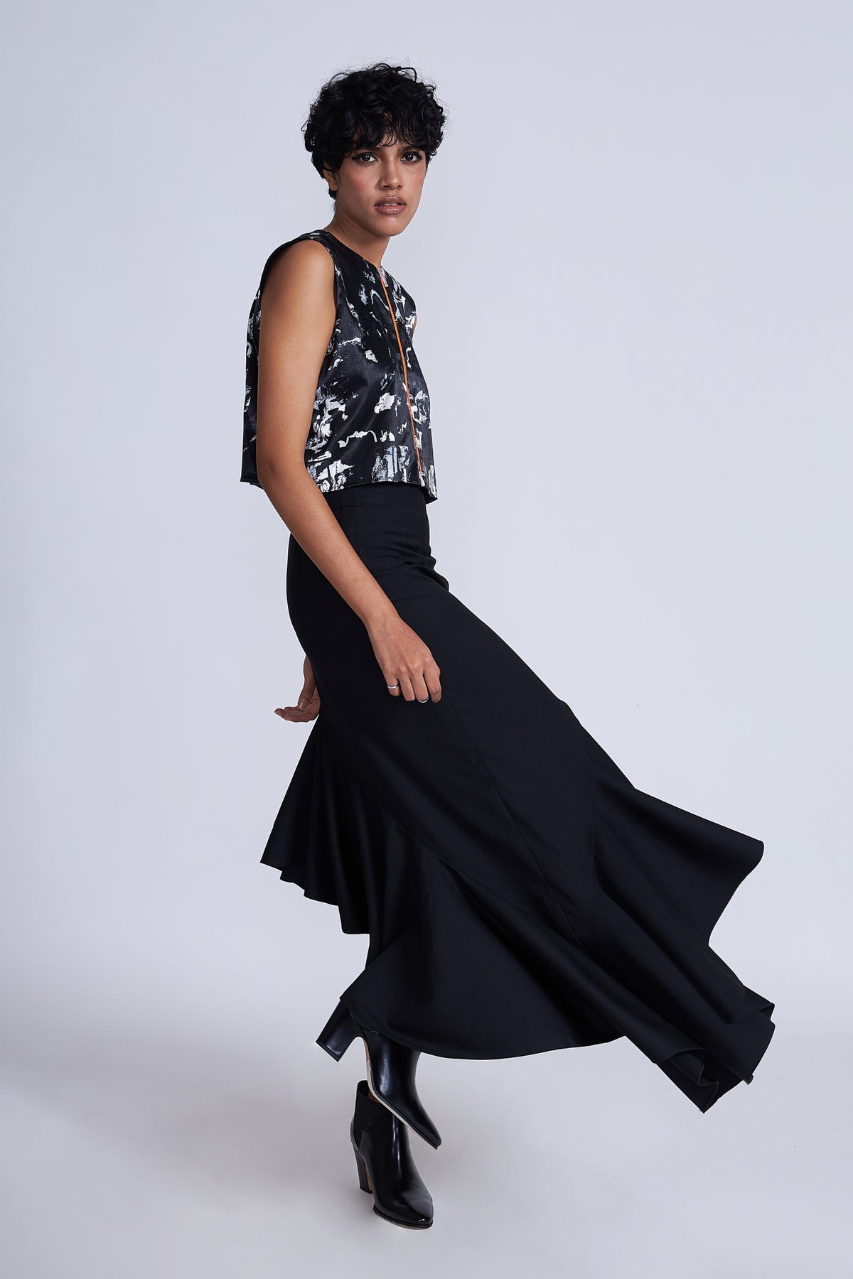 Kuro Ruffled Skirt