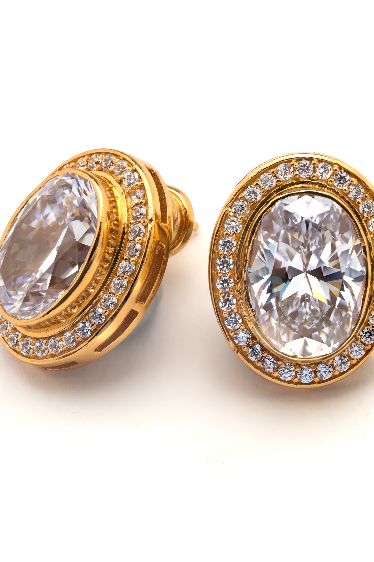 Numisma Studs