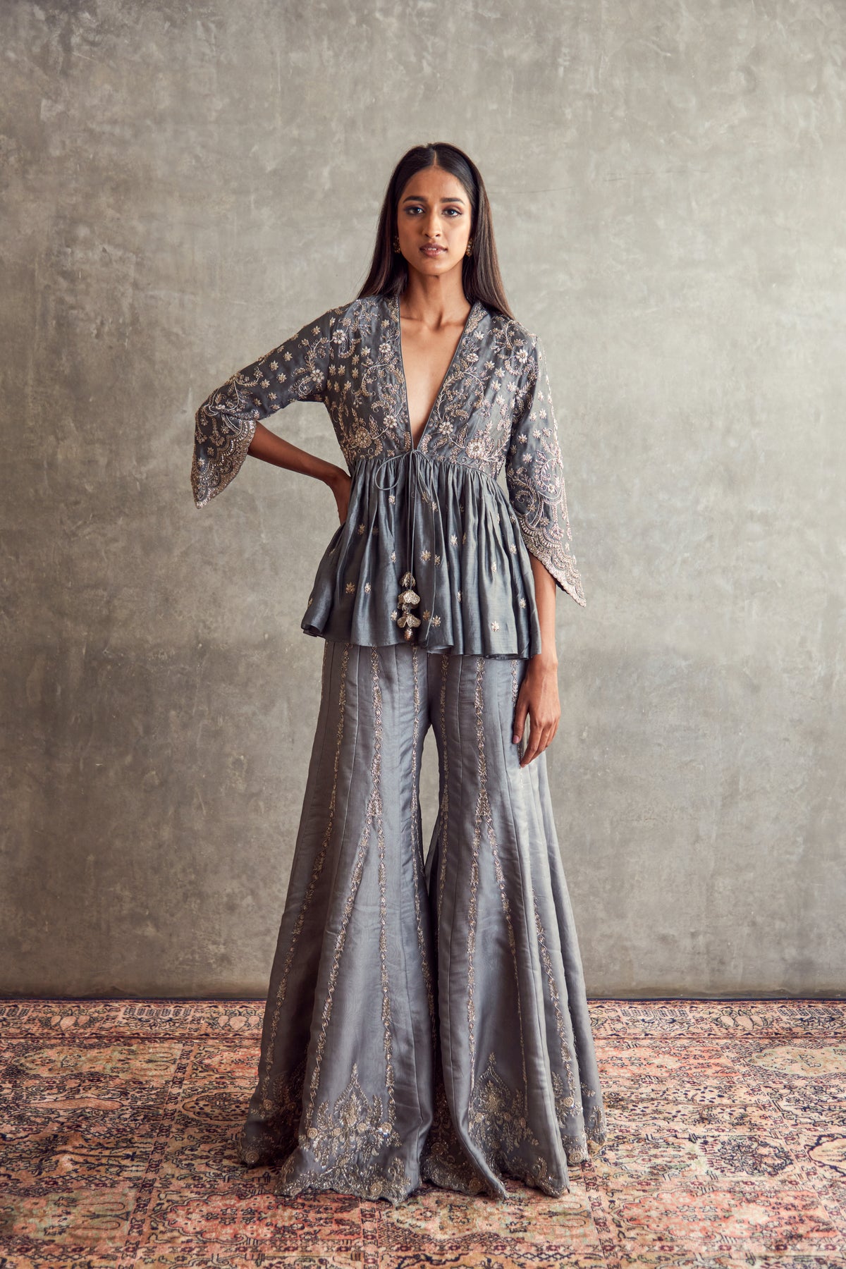 Gray Sharara set