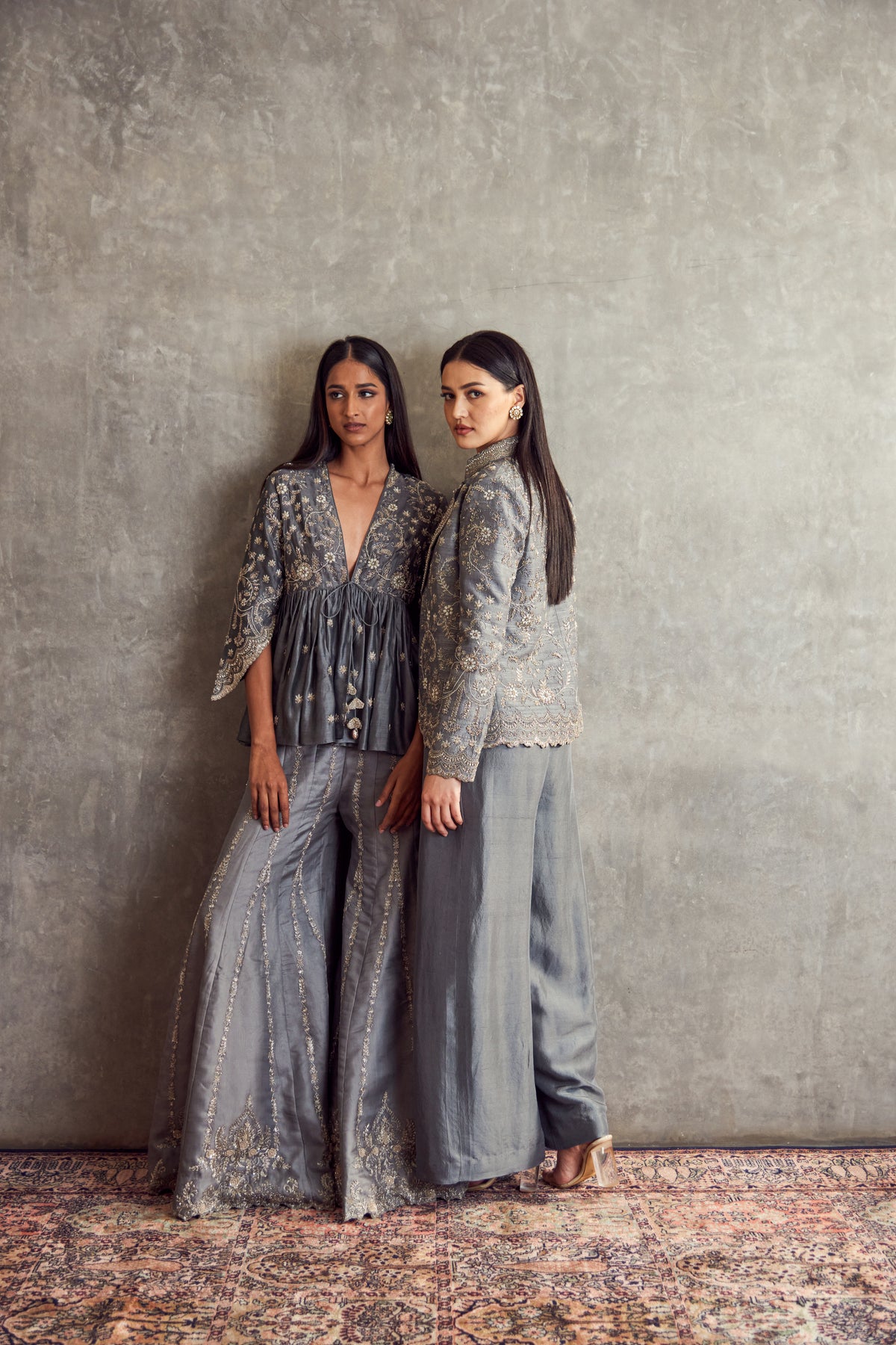 Gray Sharara set