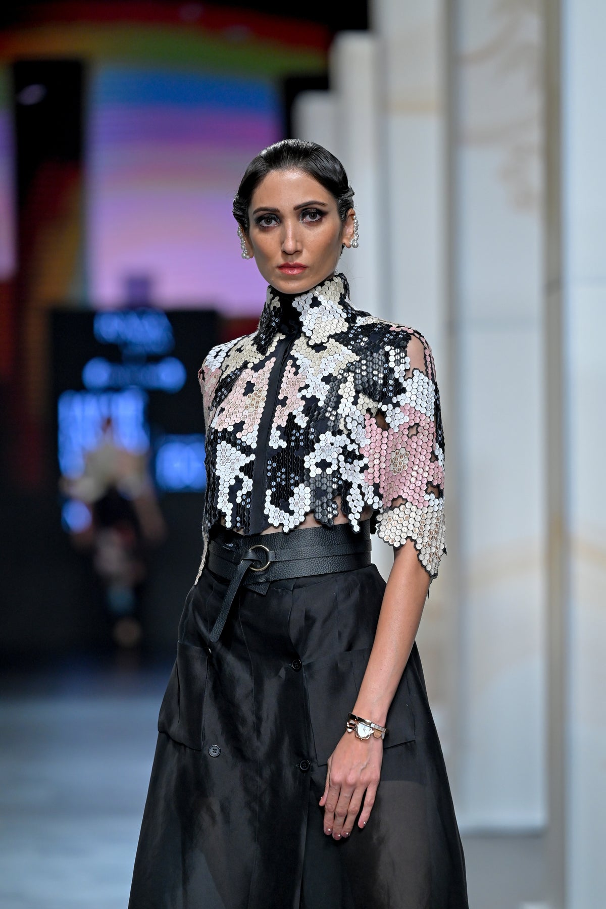 The medallion hexa-rose jacket