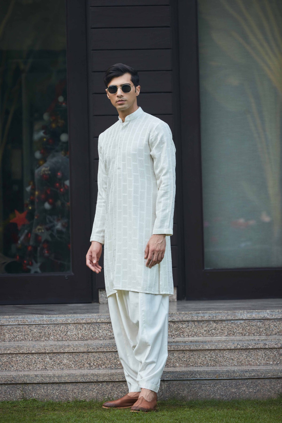 Taru?a Chikankari Kurta Set