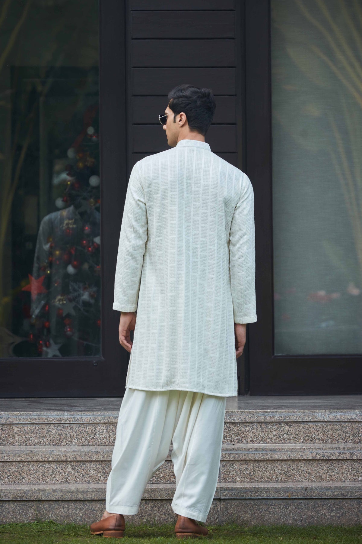 Taru?a Chikankari Kurta Set