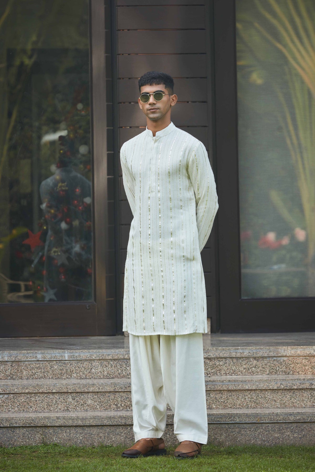 J?va Chikankari Kurta Set