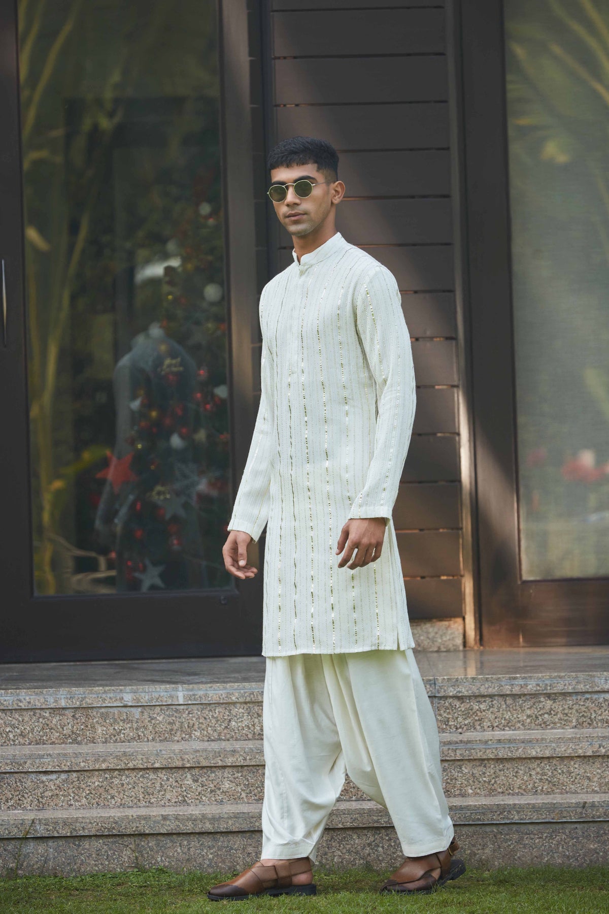 J?va Chikankari Kurta Set