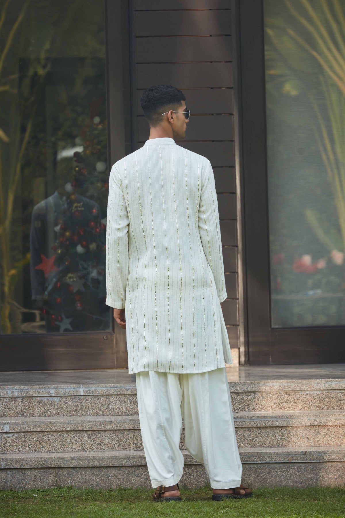J?va Chikankari Kurta Set