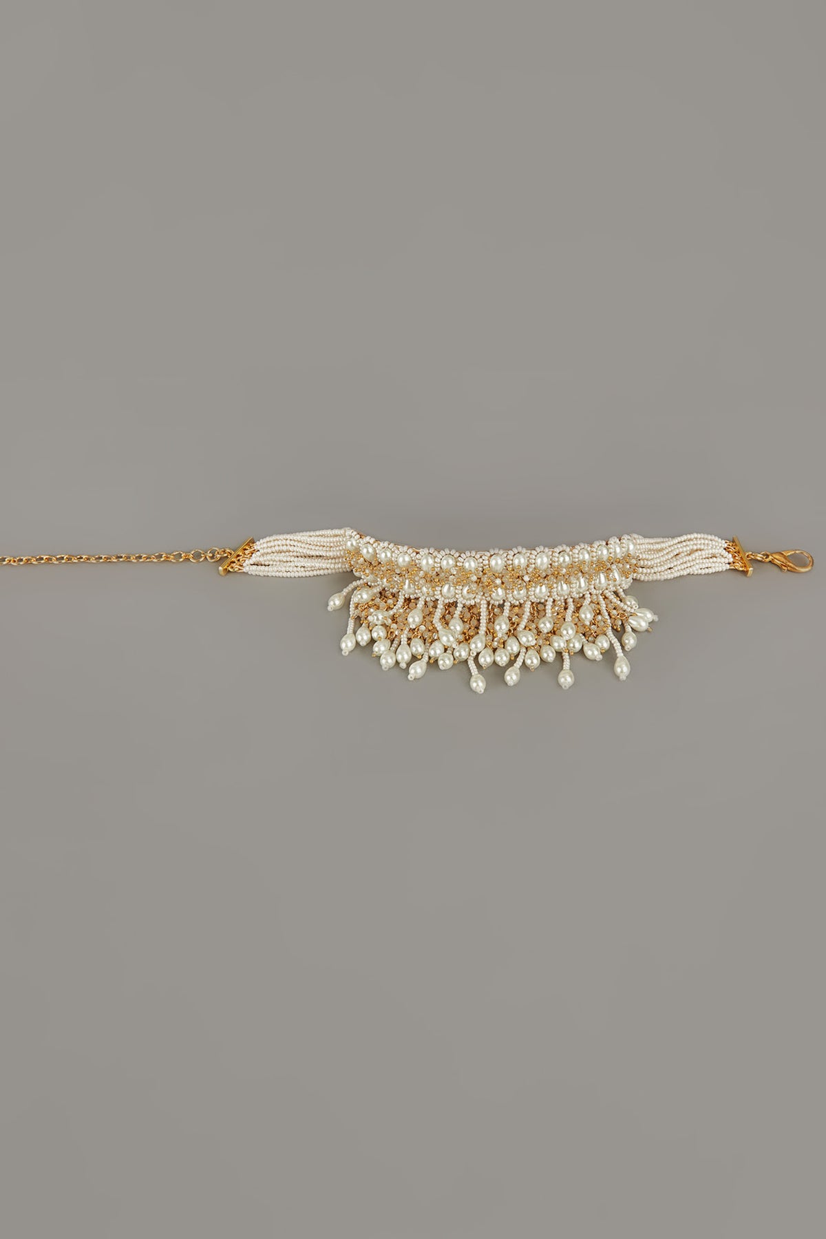 Contemporary Choker With Pearls