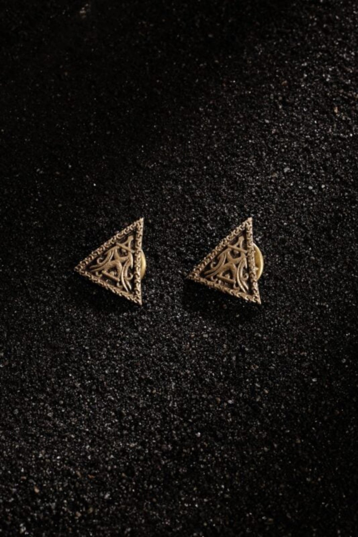 Triangle Shield Collar Tips