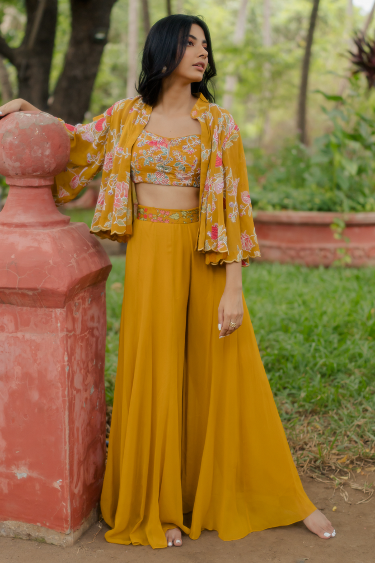 Ochre yellow cape set