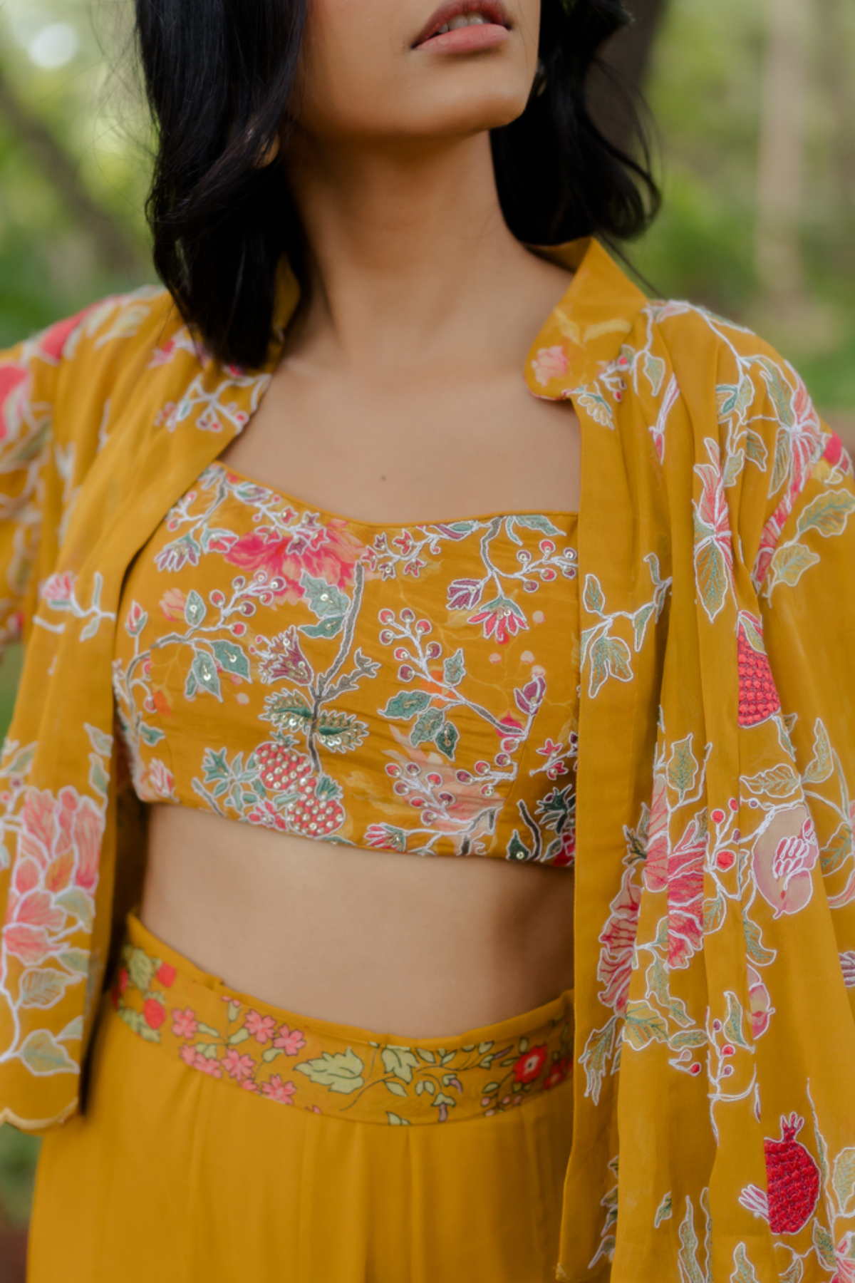 Ochre yellow cape set