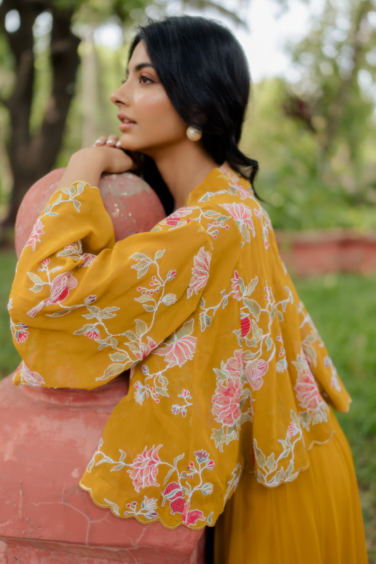 Ochre yellow cape set