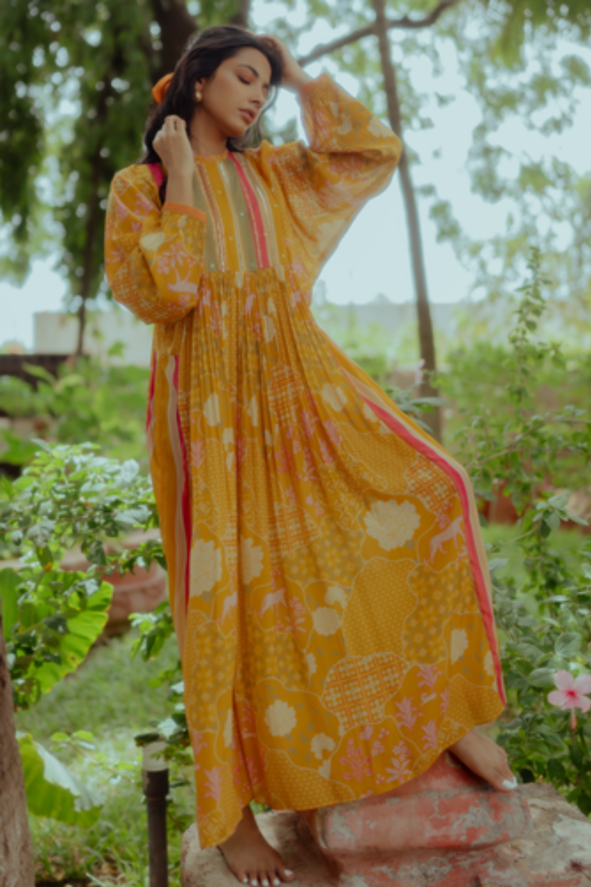 Ochre yellow maxi