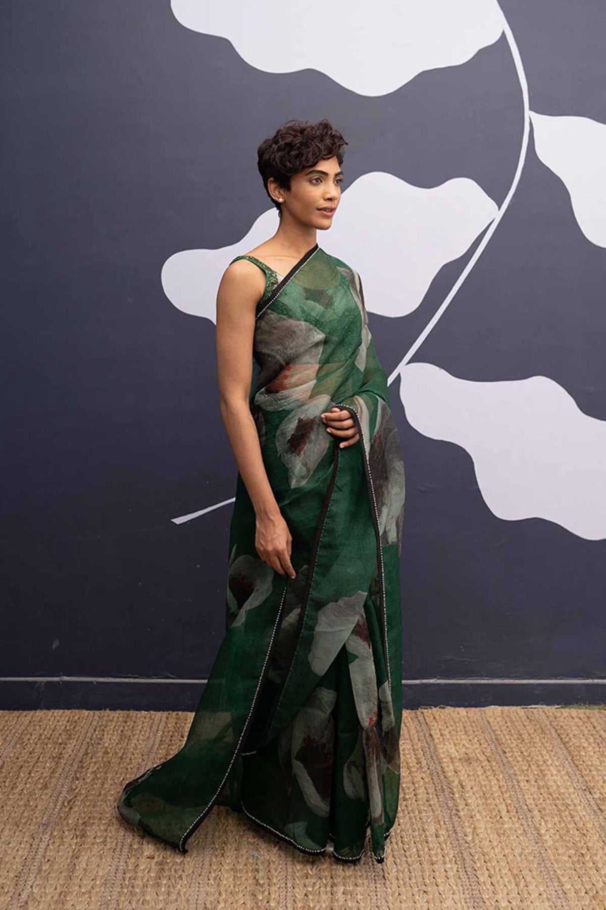 White poppies saree