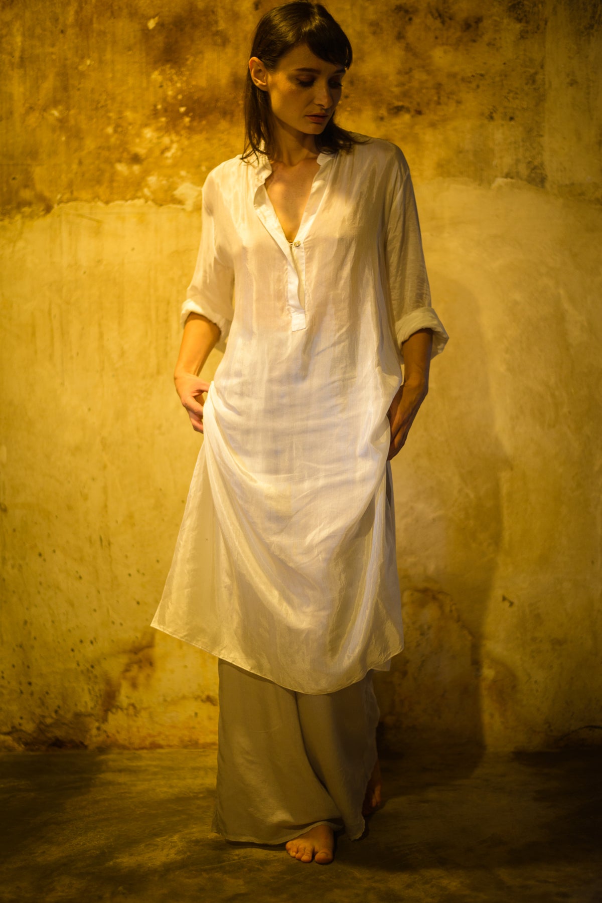 Elasticated trouser in white