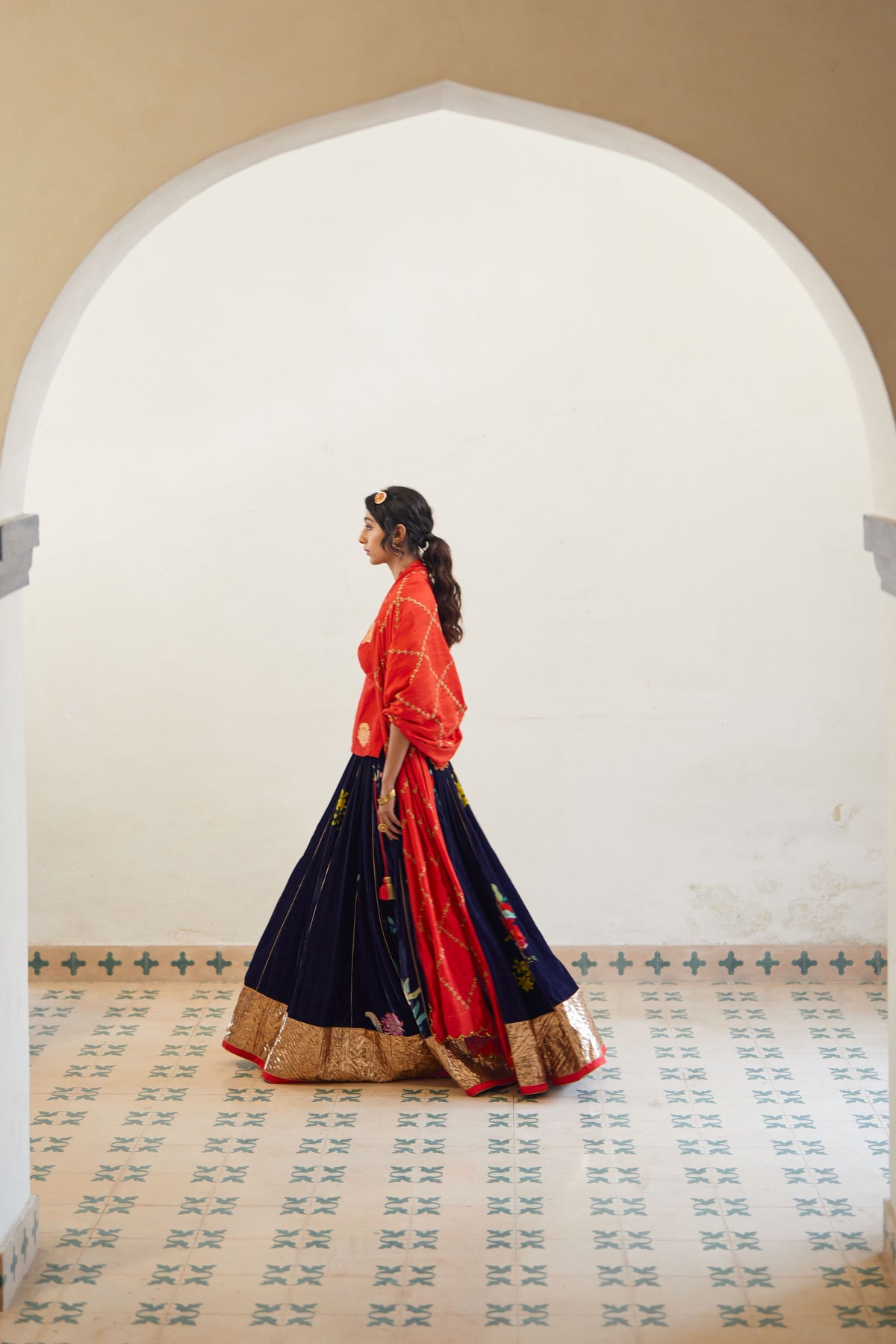 Laal Syahi Makhmal Lehenga Set