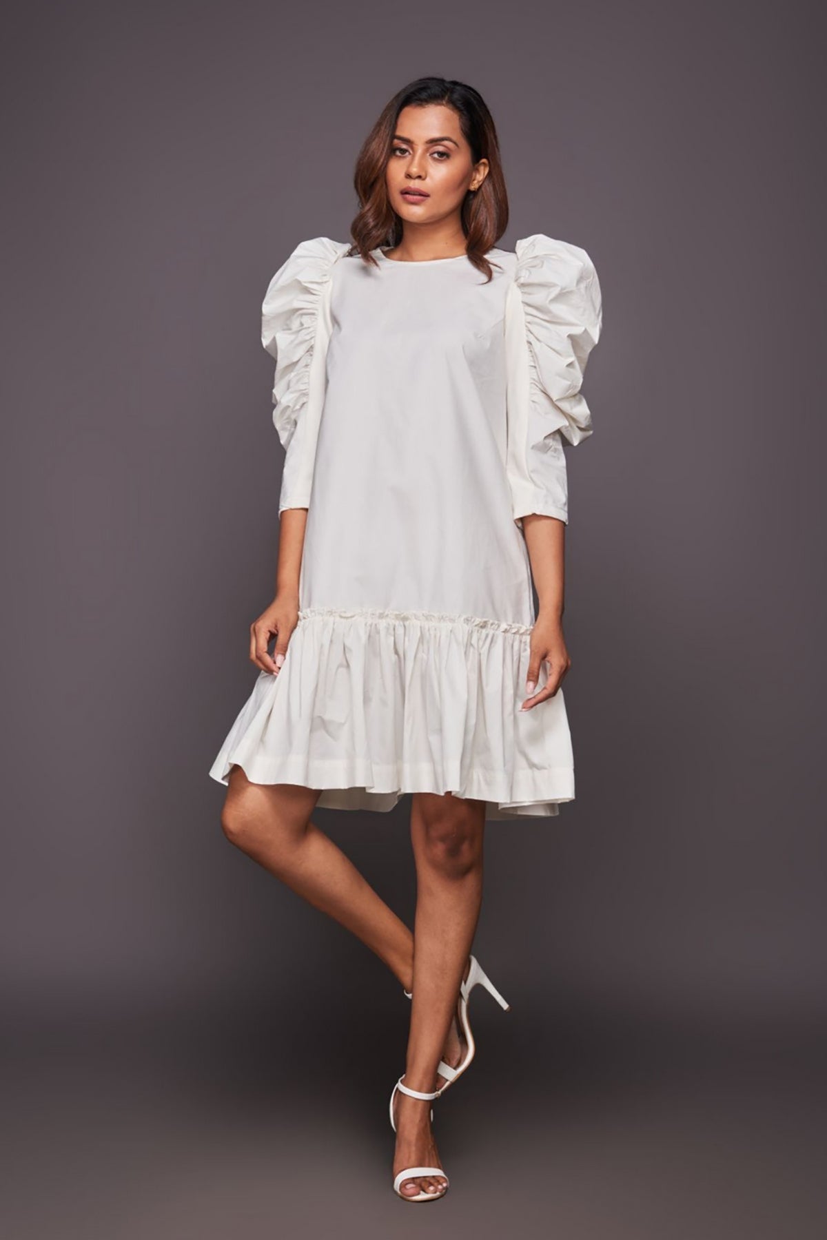 White puffed sleeves dress