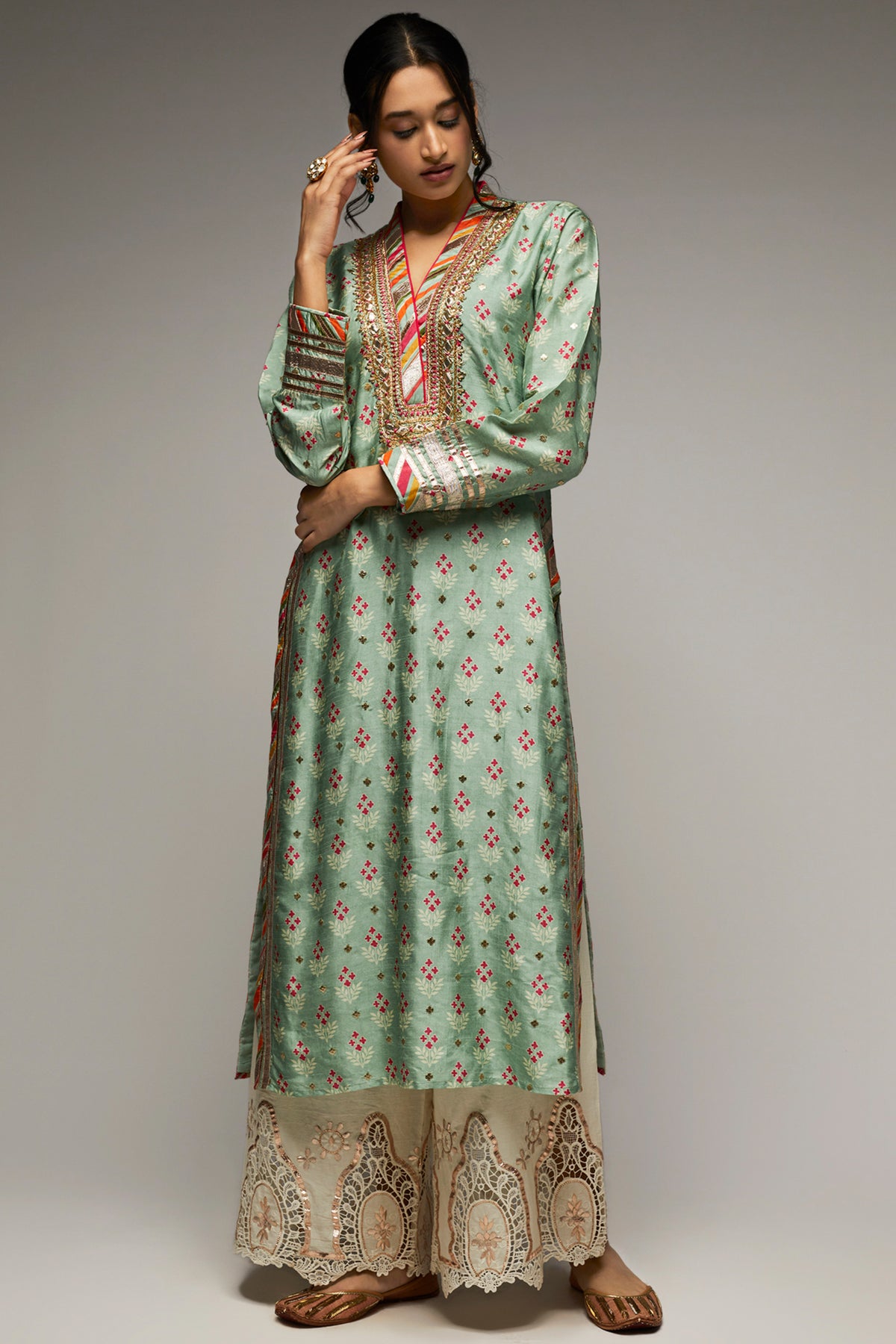 Tilla V-neck Kurta Palazzo