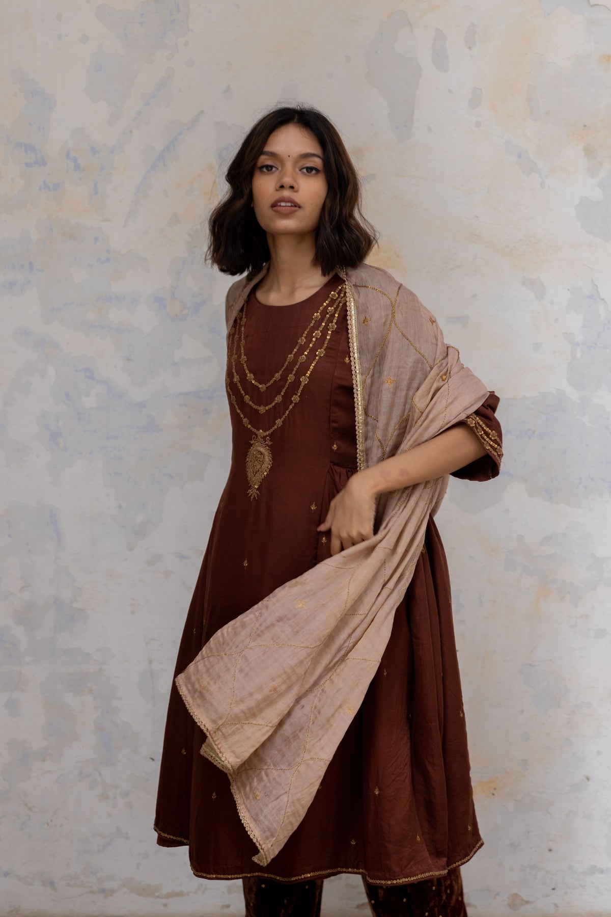 Beige aisha jaal odhani