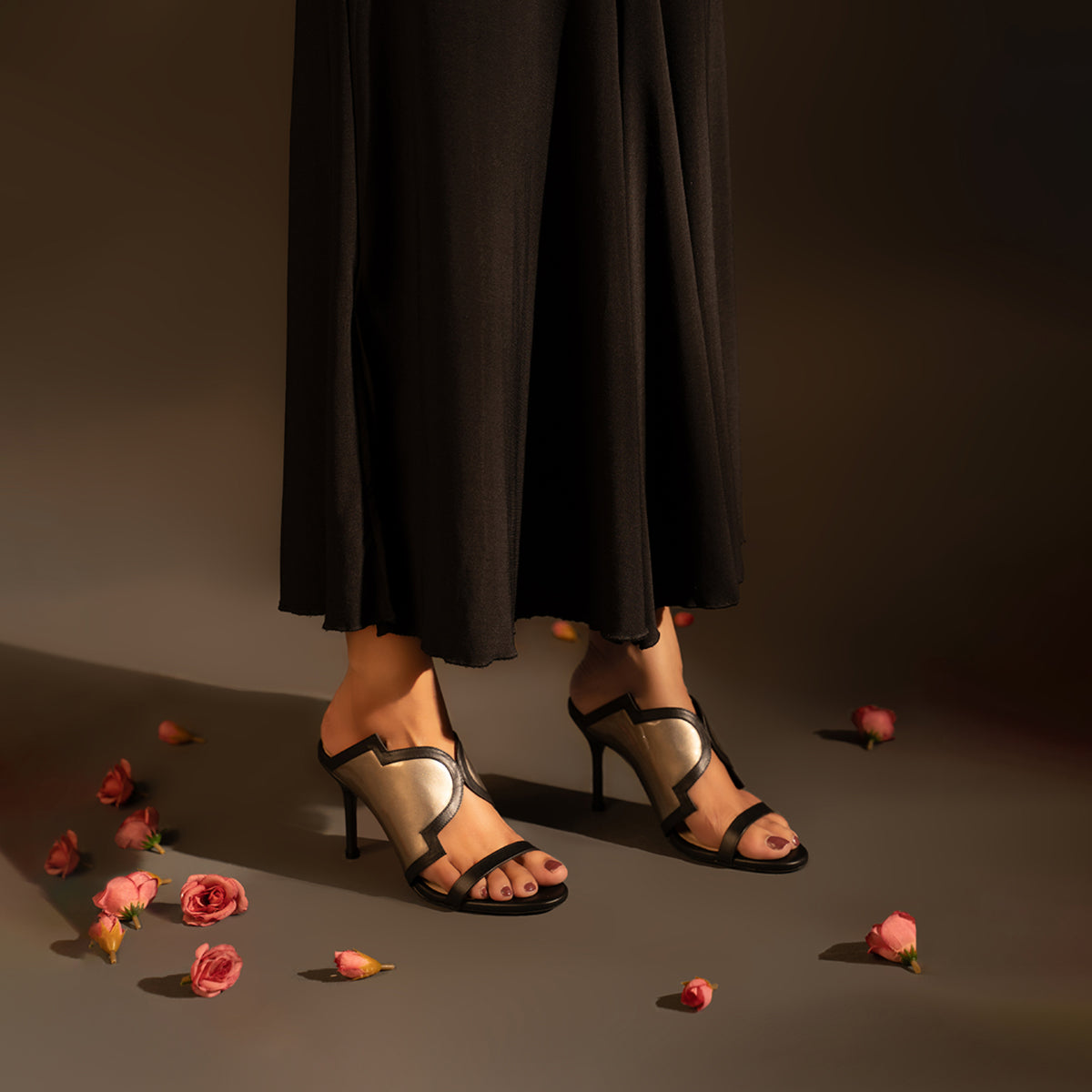 Bette Muller size 8M 1 3/4 inch black patten block heeled shoes | Black  leather heels, Block heel shoes, Heels