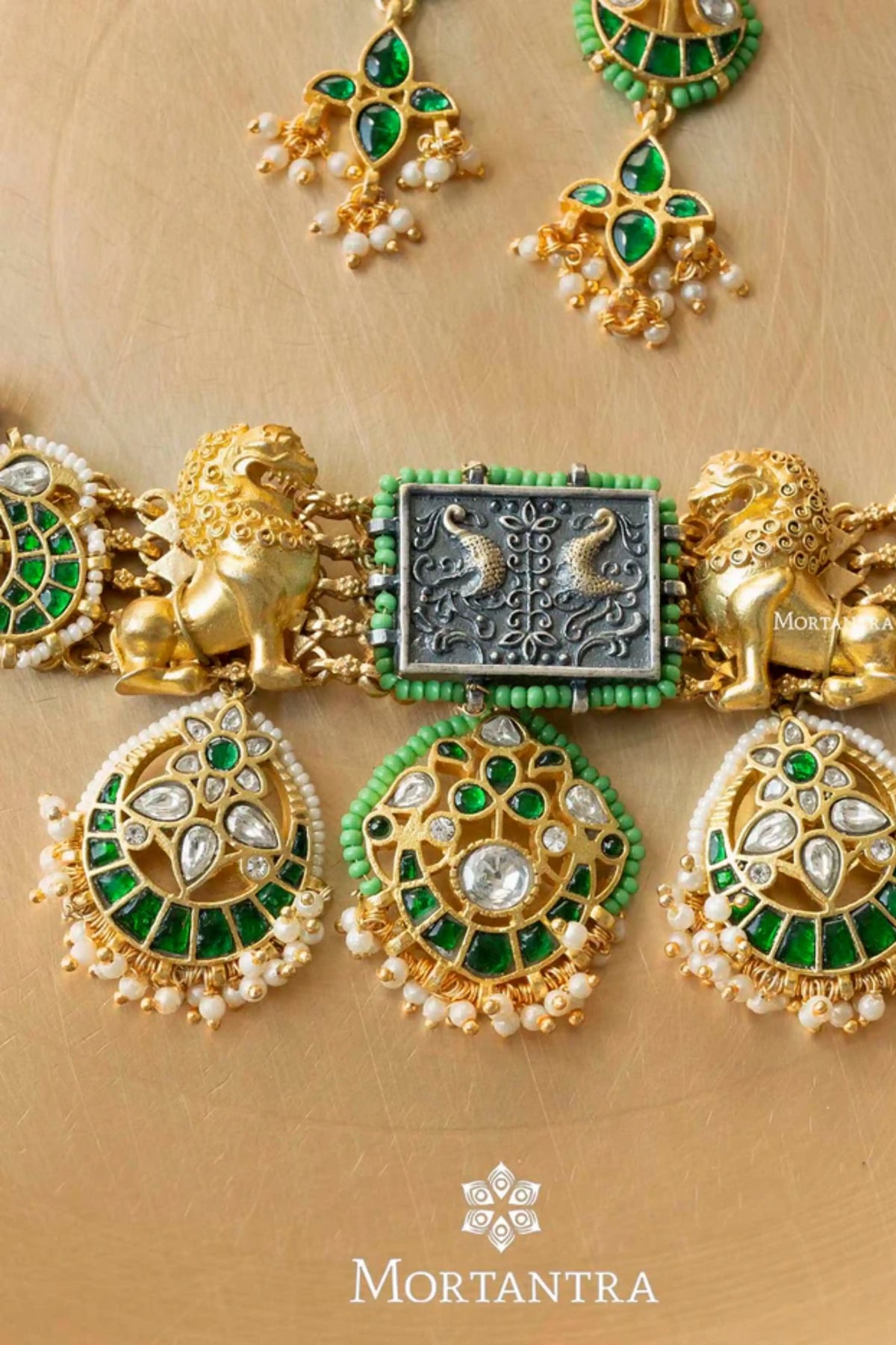 Green Color Mishr Necklace Set