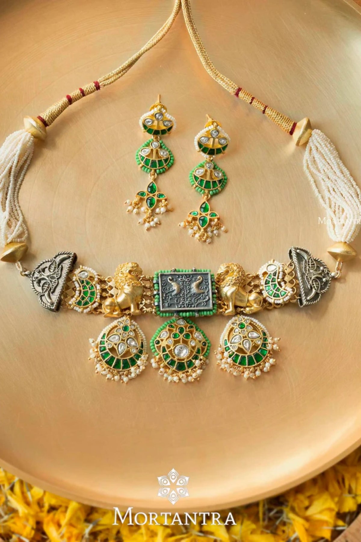 Green Color Mishr Necklace Set