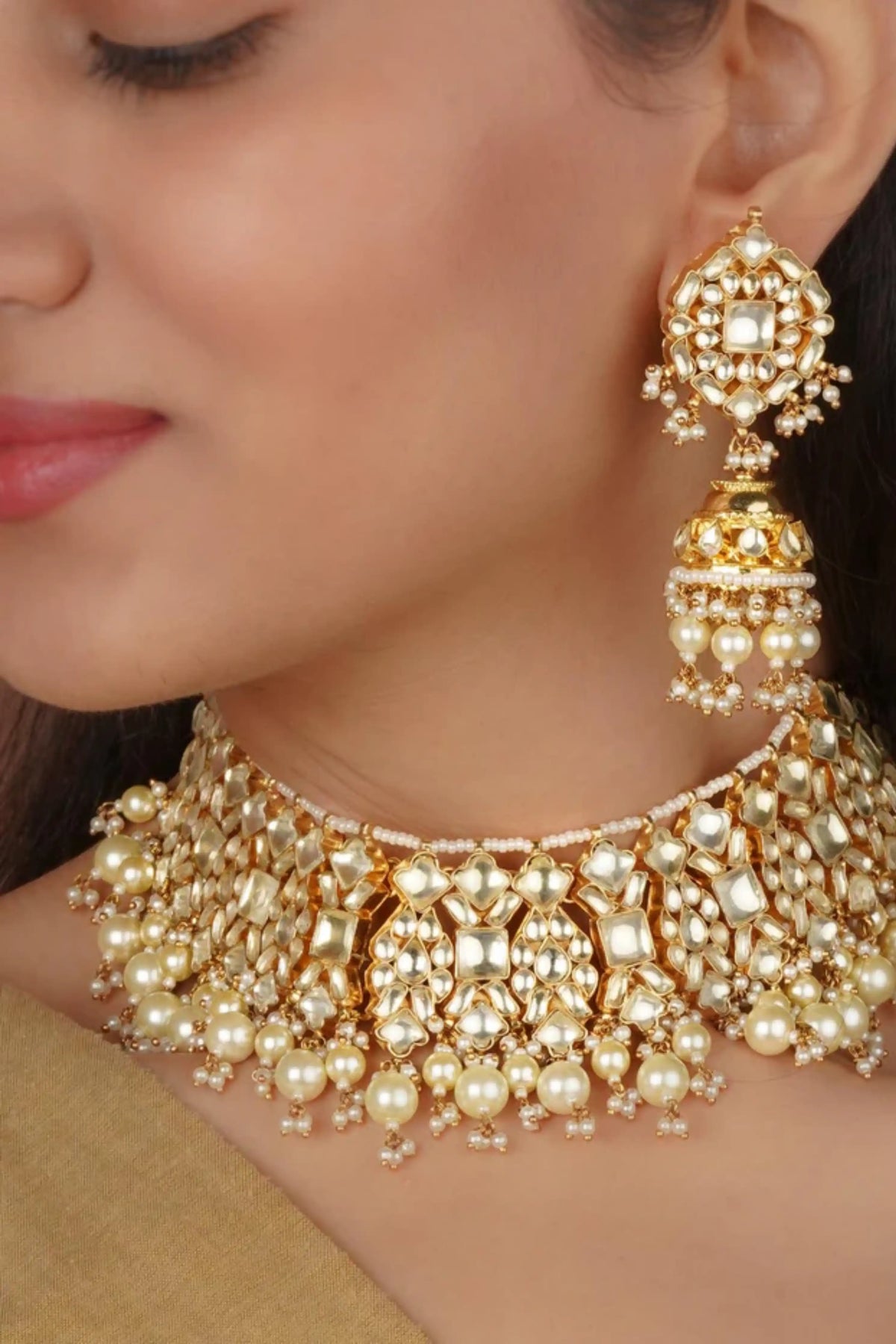 White Jadau Kundan Necklace Set
