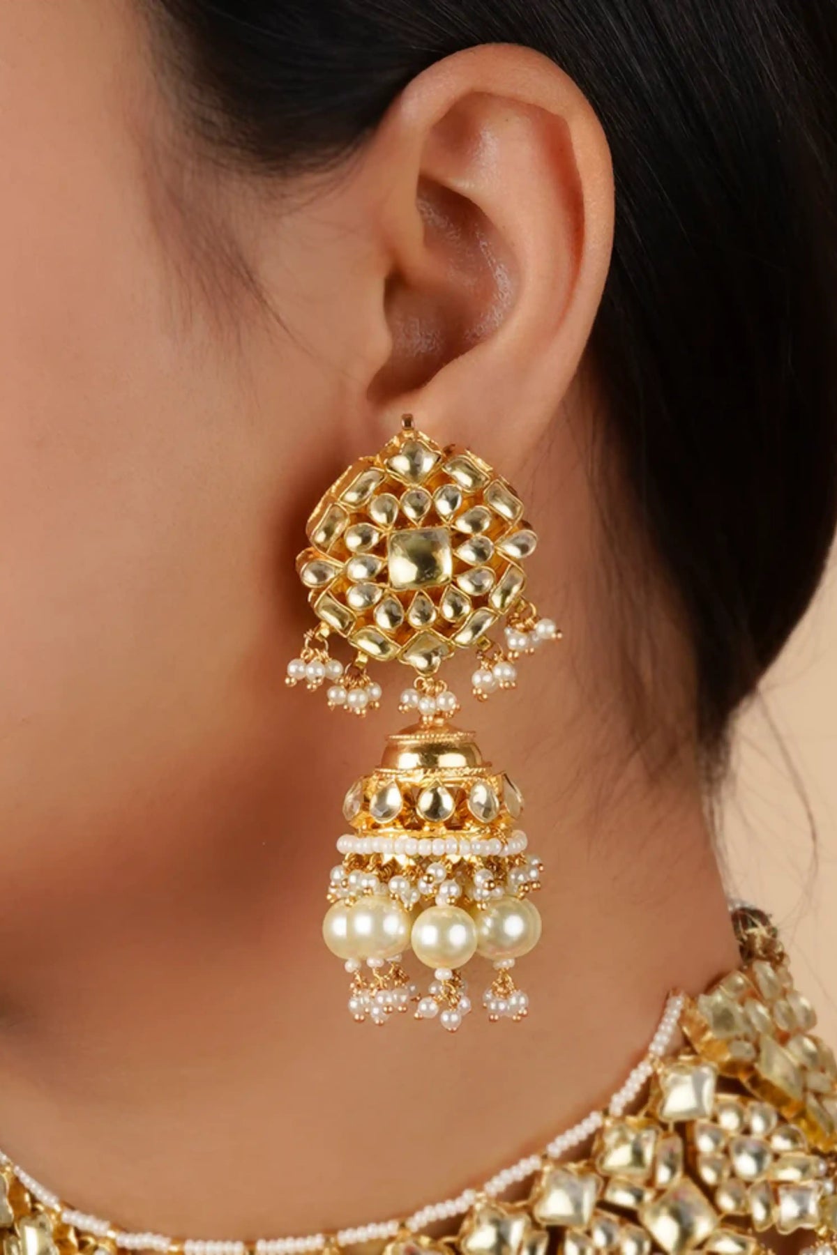 White Jadau Kundan Necklace Set