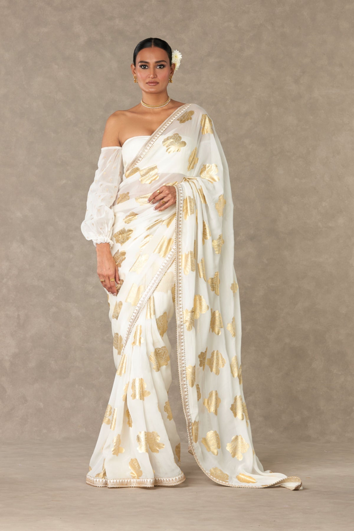 Ivory &#39;gulaab&#39; Saree