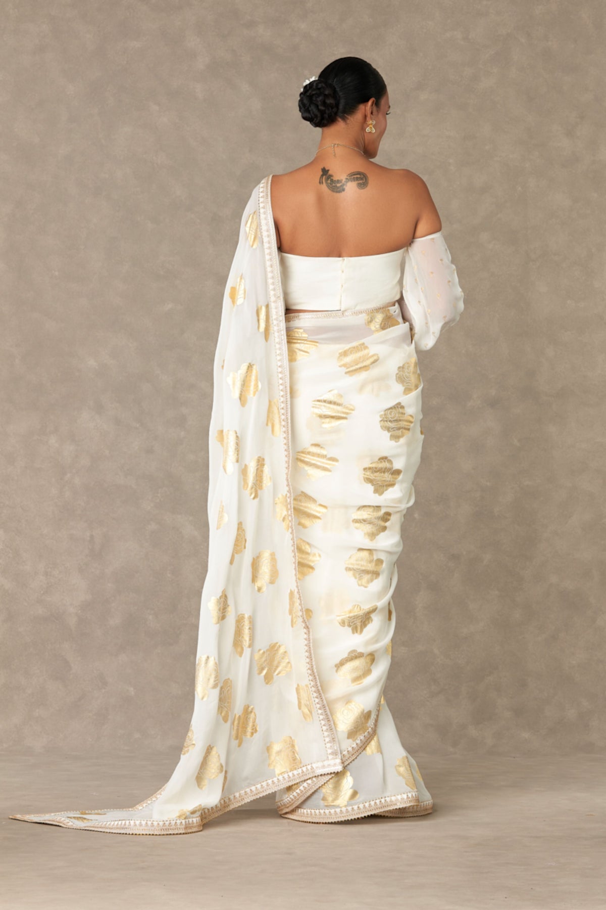 Ivory &#39;gulaab&#39; Saree