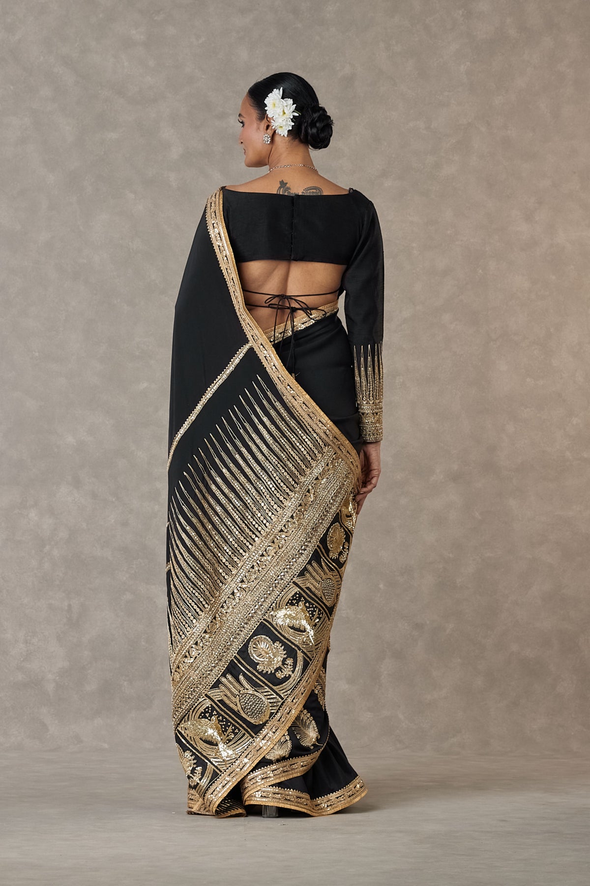 Black &#39;son-patti&#39; Saree Set