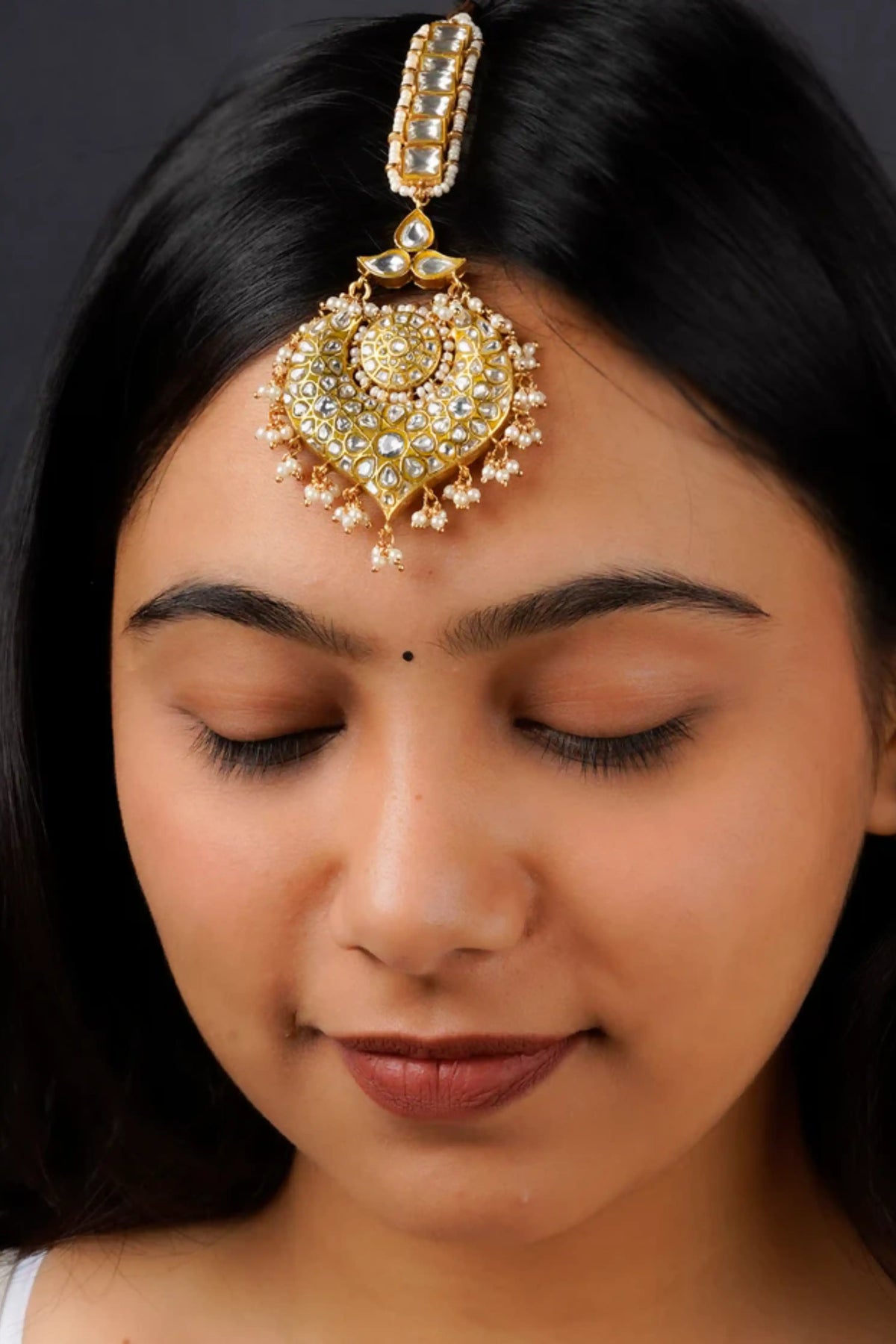 White Jadau Kundan Maangteeka